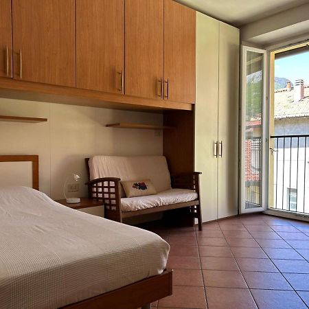 Lecco Only Females Guest House Luaran gambar