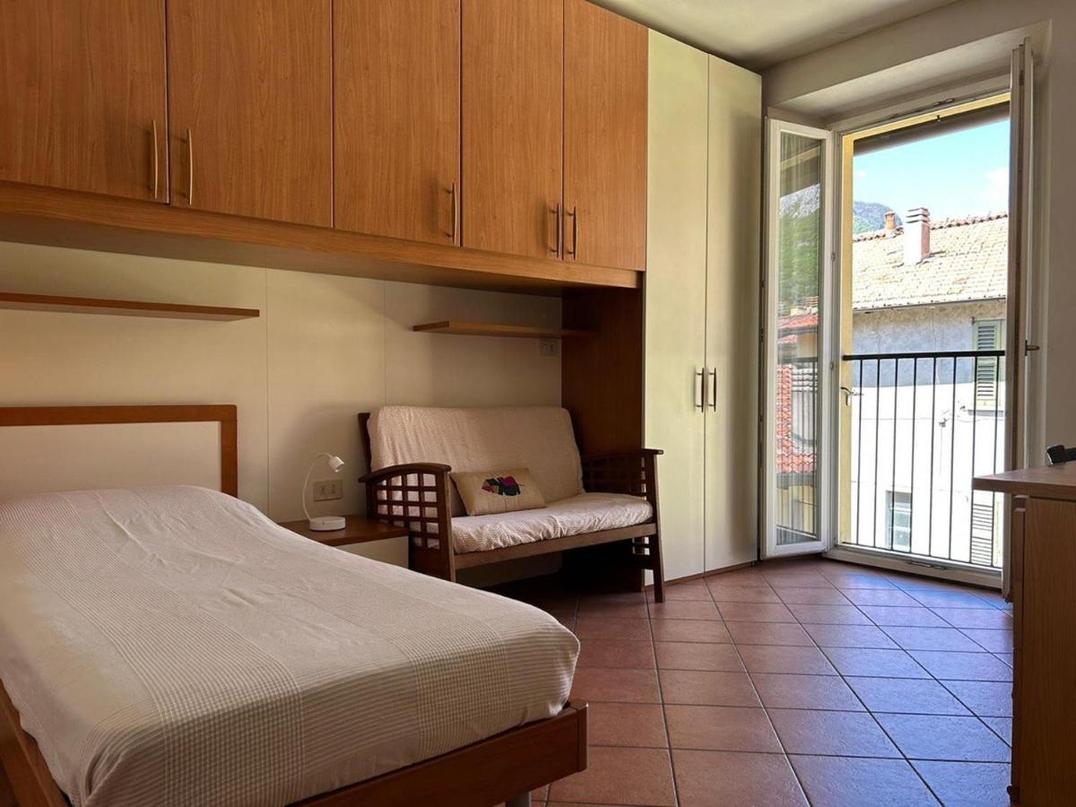 Lecco Only Females Guest House Luaran gambar